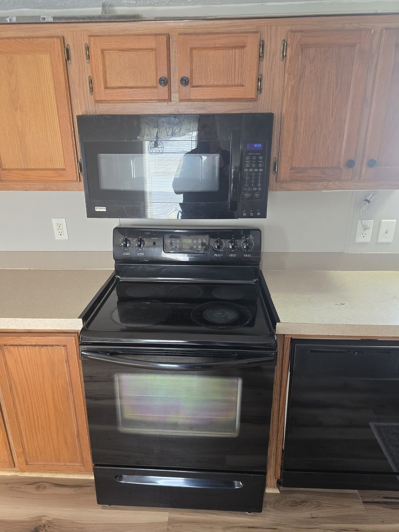 6 Leo Drive, Bloomington, IL 61701