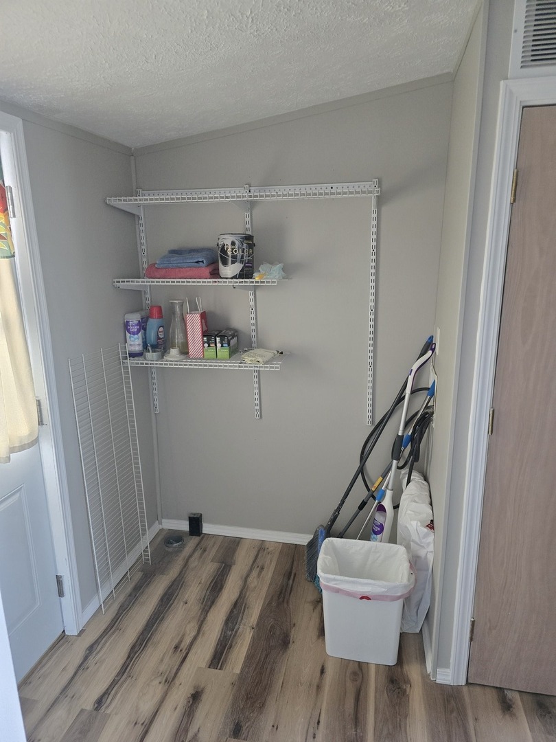 6 Leo Drive, Bloomington, IL 61701