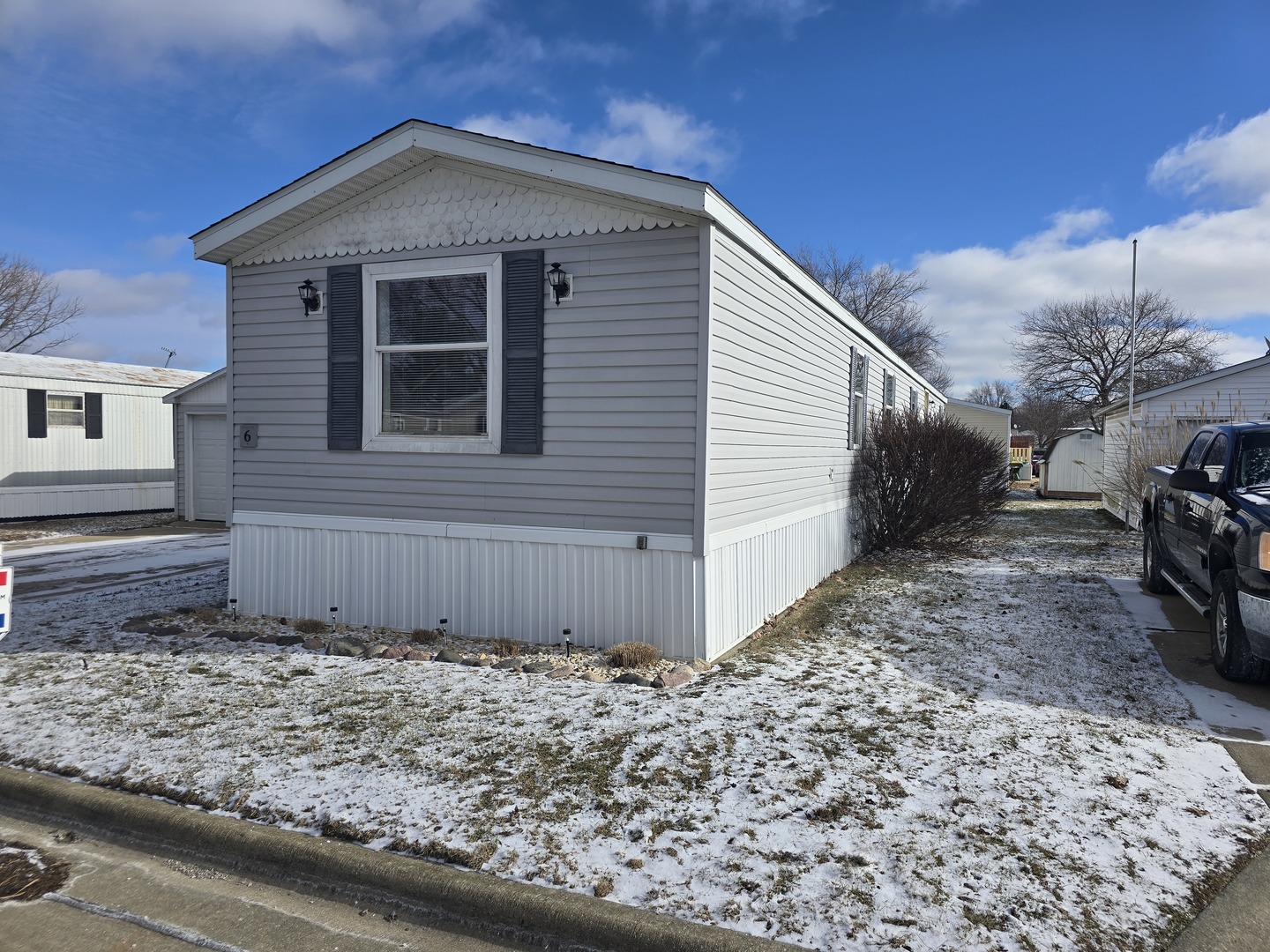 6 Leo Drive, Bloomington, IL 61701