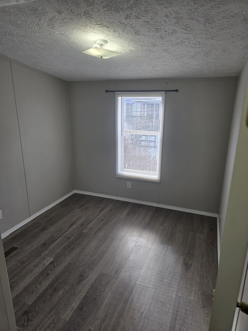 6 Leo Drive, Bloomington, IL 61701