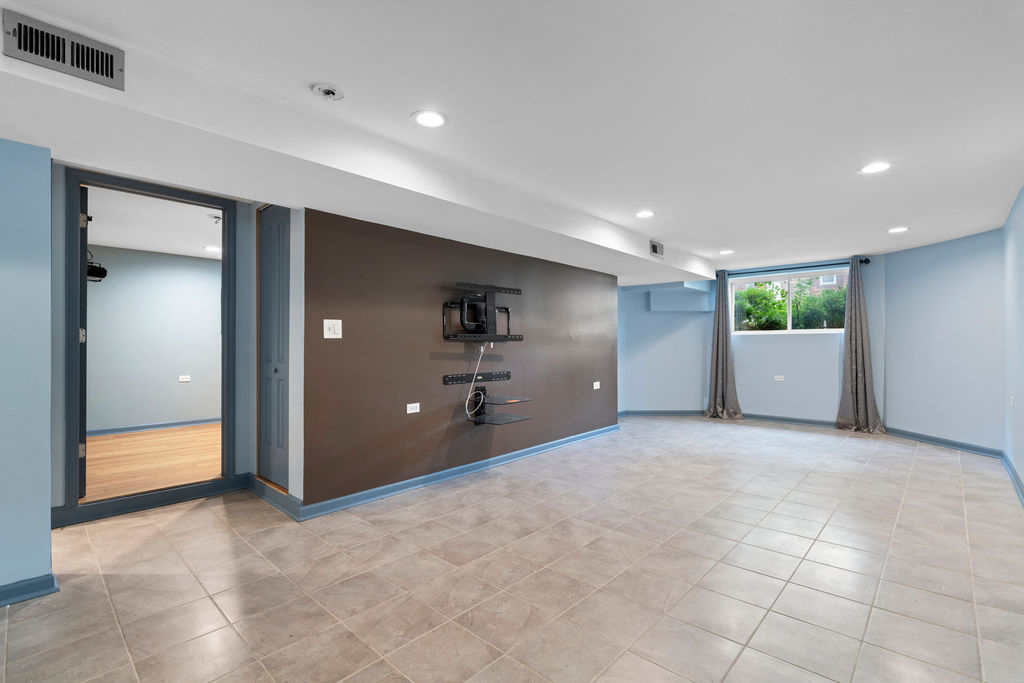 2115 Kenilworth Avenue, Berwyn, IL 60402