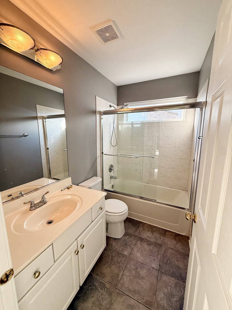 2732 Flagstone Circle, Naperville, IL 60564