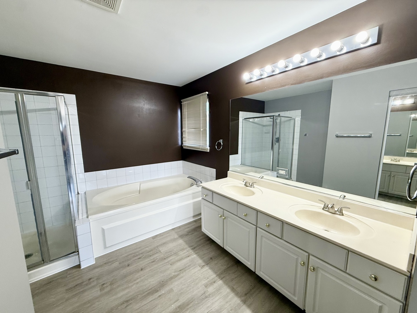 2732 Flagstone Circle, Naperville, IL 60564