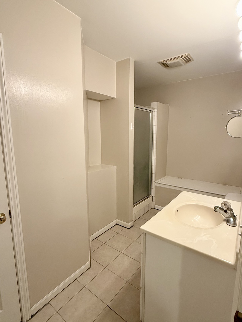 2732 Flagstone Circle, Naperville, IL 60564