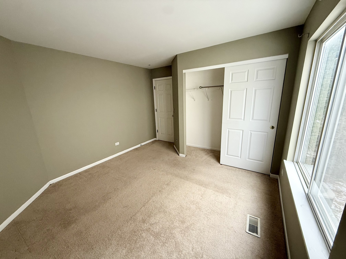 2732 Flagstone Circle, Naperville, IL 60564