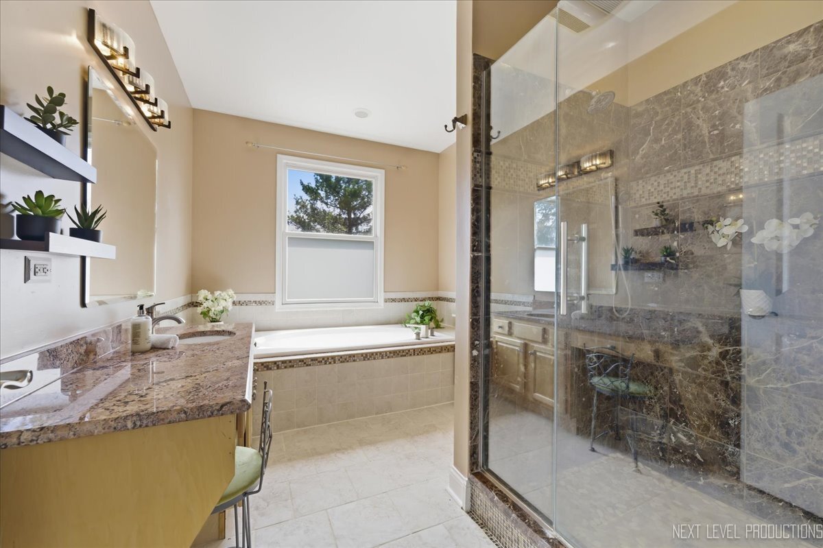 1098 Cleveland Avenue, Batavia, IL 60510