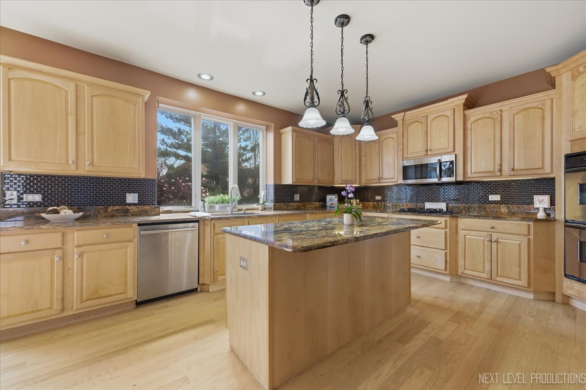 1098 Cleveland Avenue, Batavia, IL 60510