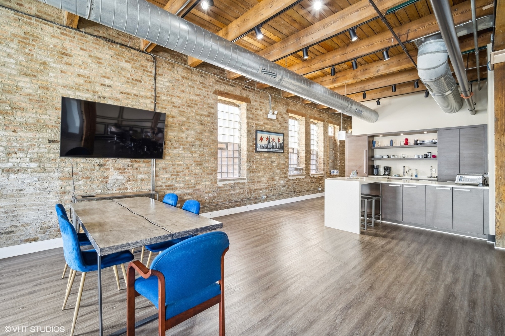 1348 W Concord Place, Chicago, IL 60622