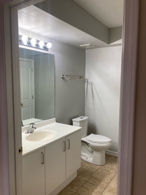 655 Perrie Drive #305, Elk Grove Village, IL 60007