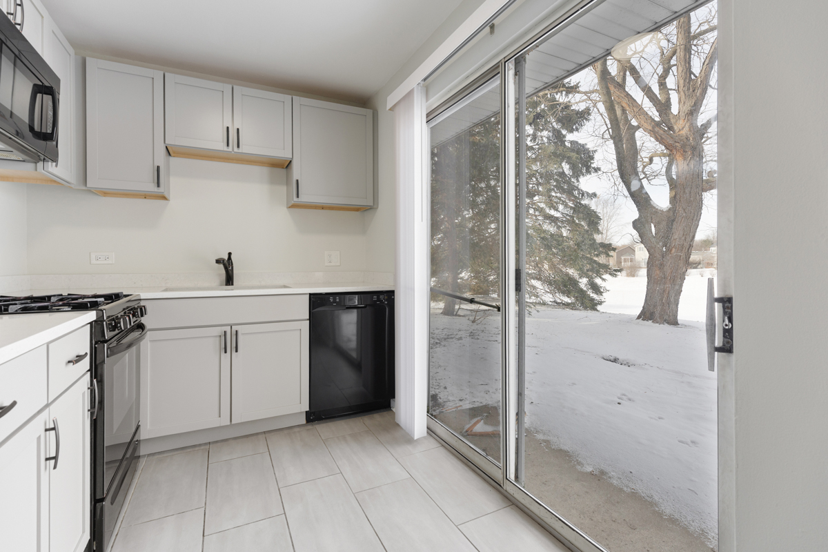 46 Gant Circle #A, Streamwood, IL 60107