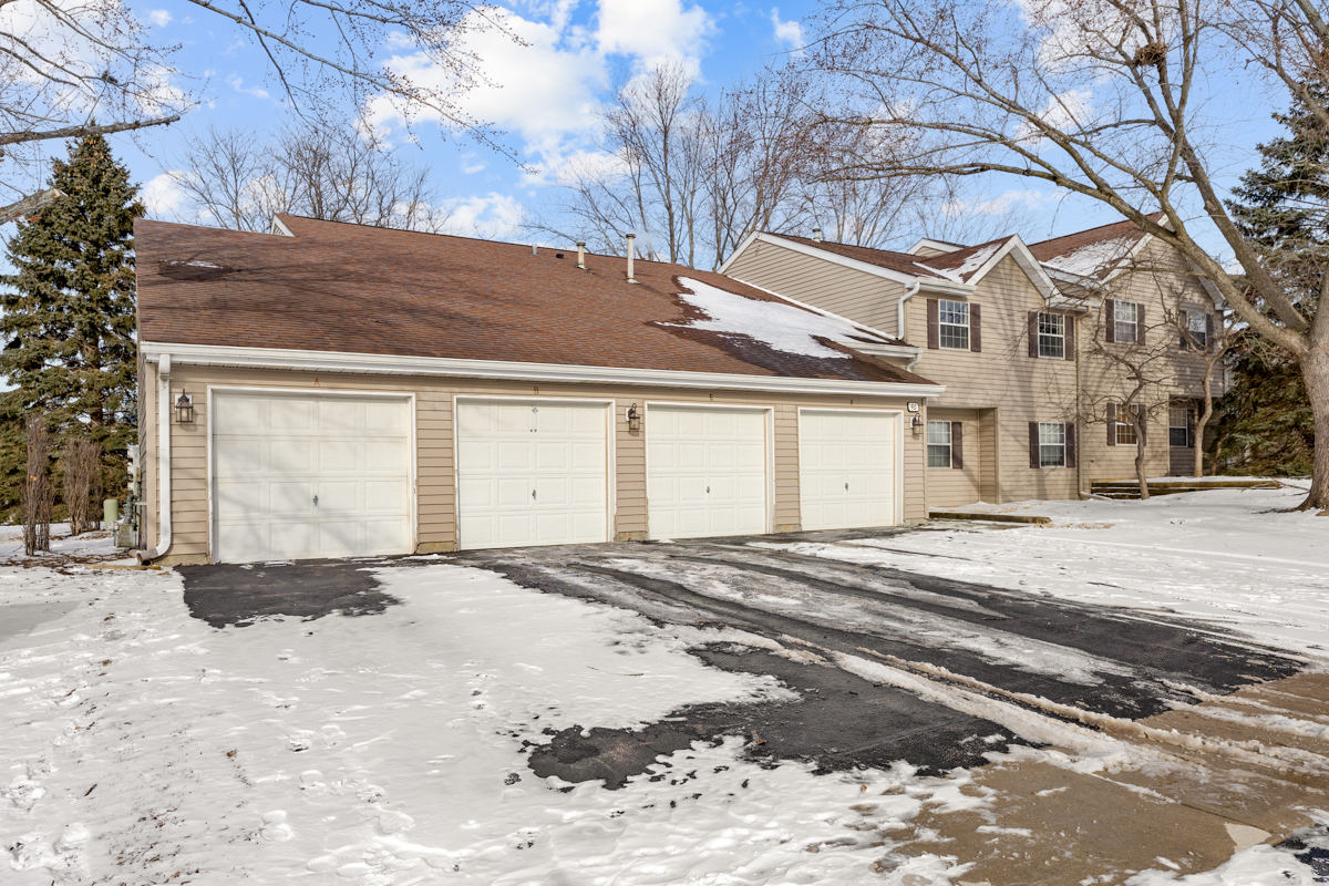 46 Gant Circle #A, Streamwood, IL 60107