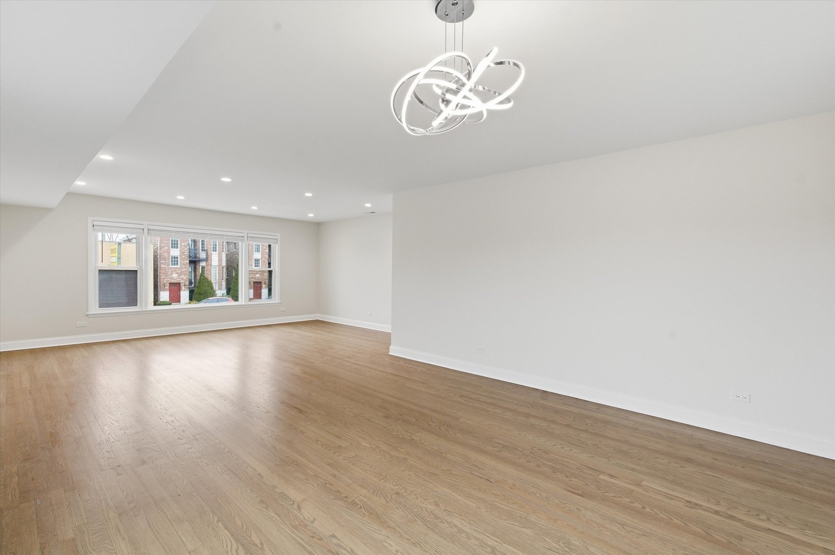 5915 N Milwaukee Avenue #1, Chicago, IL 60646