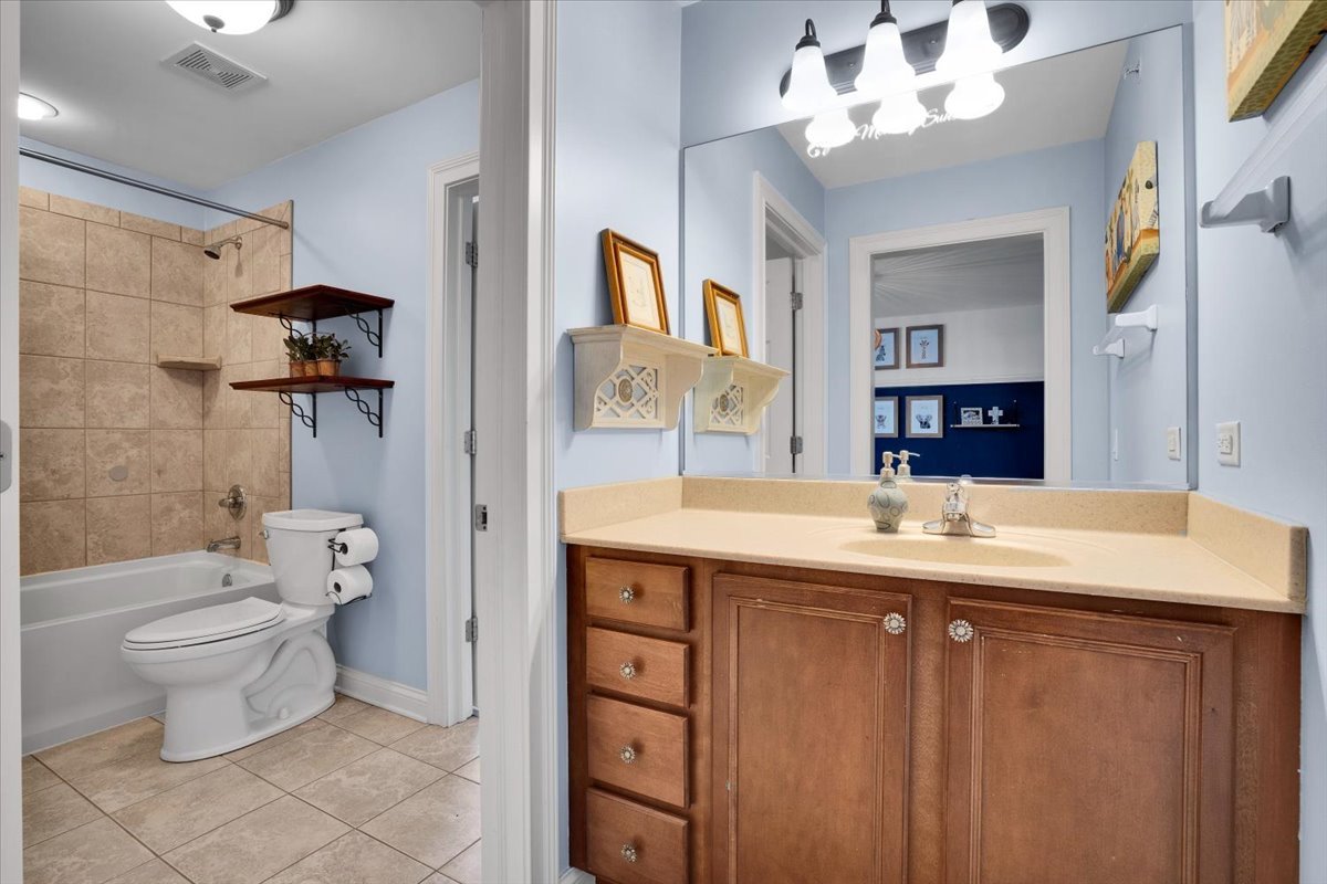 1358 Karen Drive, West Dundee, IL 60118