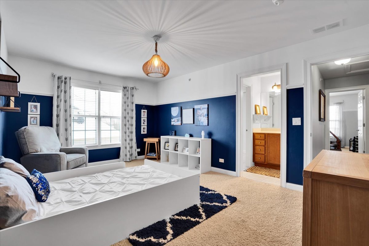 1358 Karen Drive, West Dundee, IL 60118