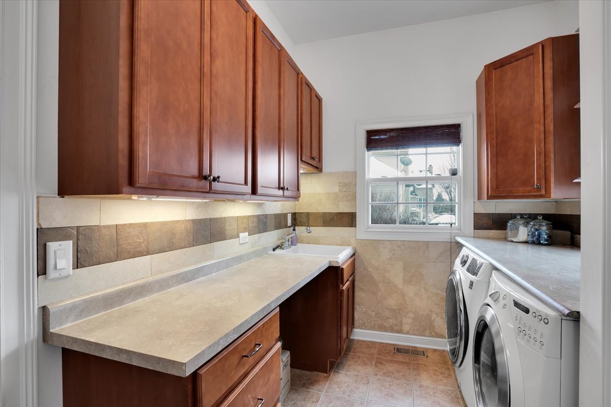 1358 Karen Drive, West Dundee, IL 60118