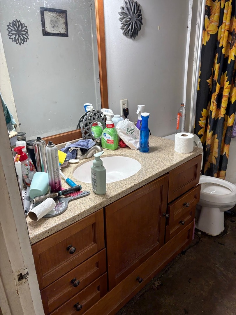 235 E Madison Street, Paris, IL 61944