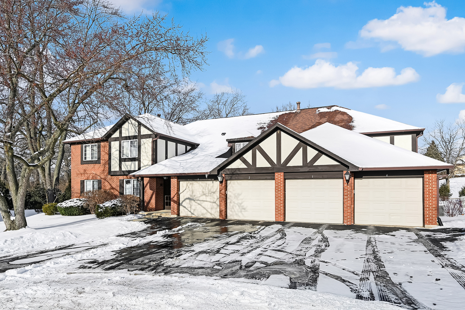 35 Shawnee Trail #1, Indian Head Park, IL 60525