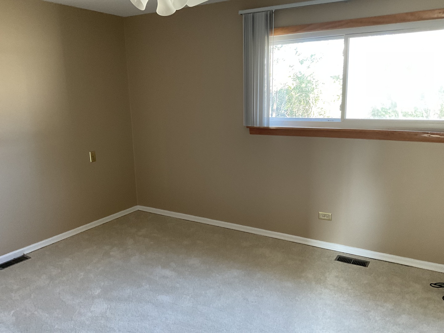 1066 Foxworth Boulevard #0, Lombard, IL 60148