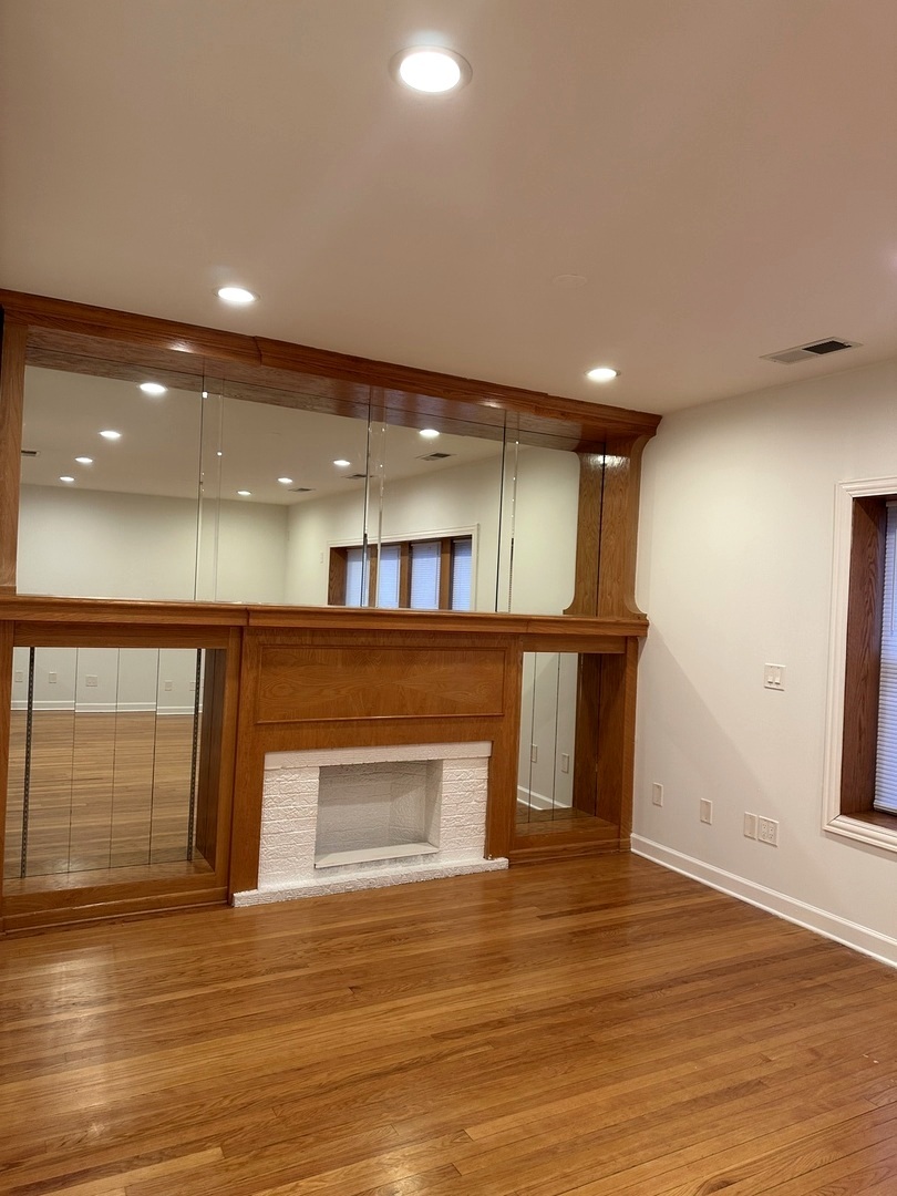 6045 W Irving park Road #2, Chicago, IL 60634