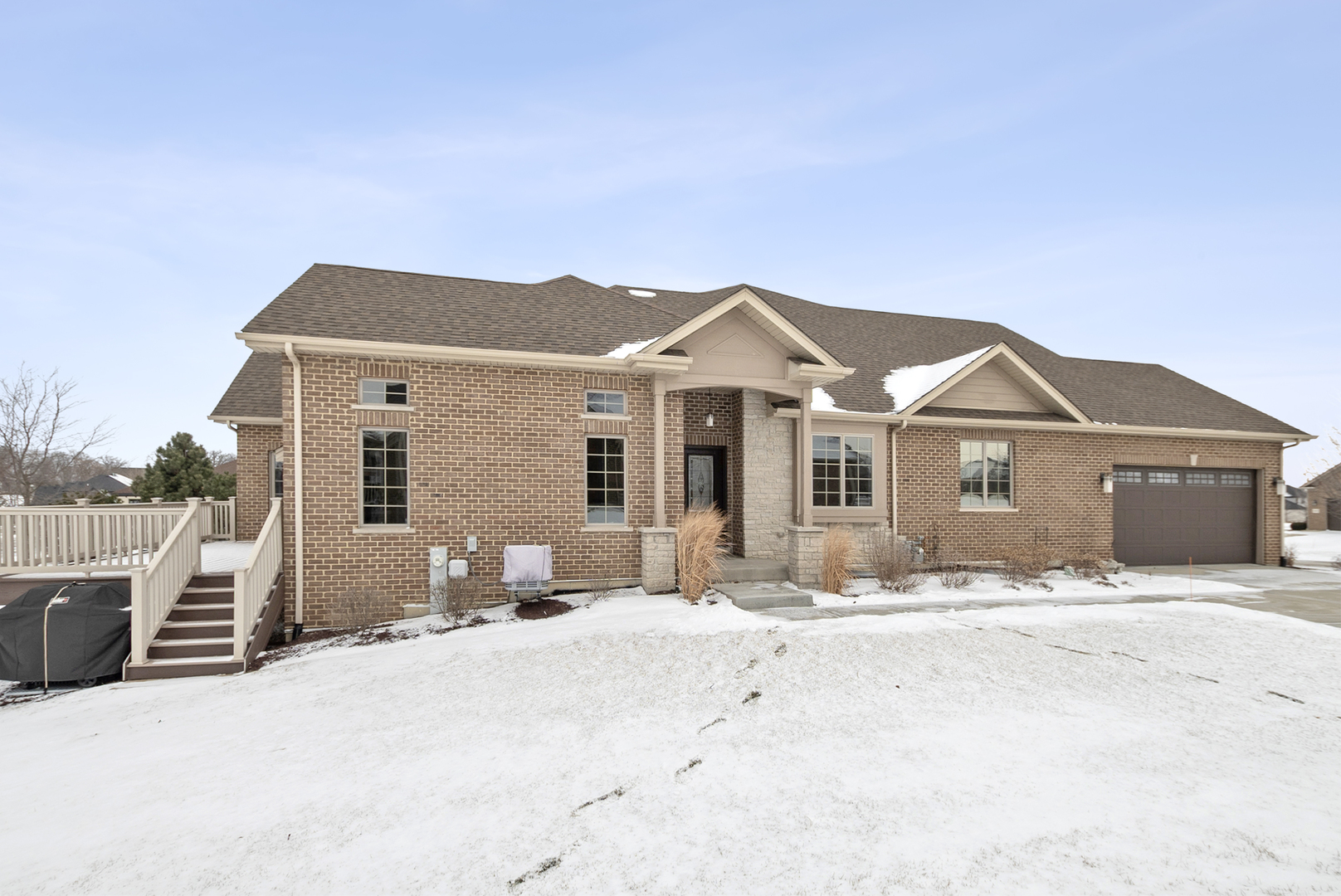 9175 Holland Harbour Circle, Frankfort, IL 60423