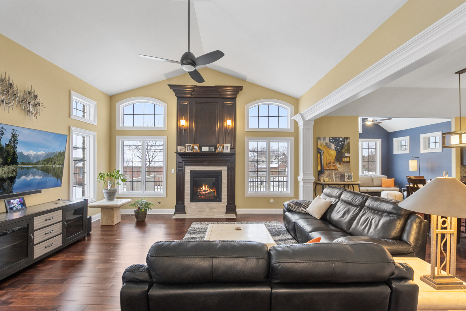 9175 Holland Harbour Circle, Frankfort, IL 60423