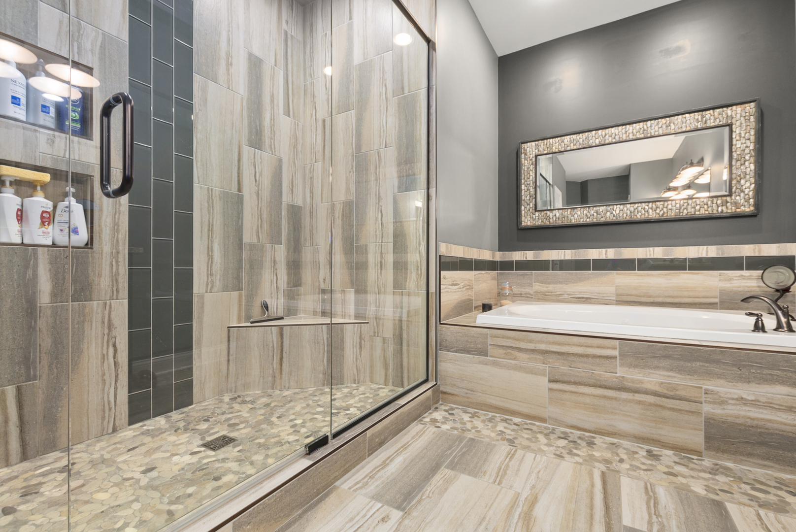 9175 Holland Harbor Circle, Frankfort, IL 60423