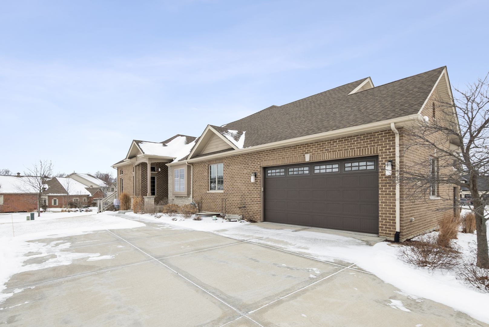 9175 Holland Harbor Circle, Frankfort, IL 60423