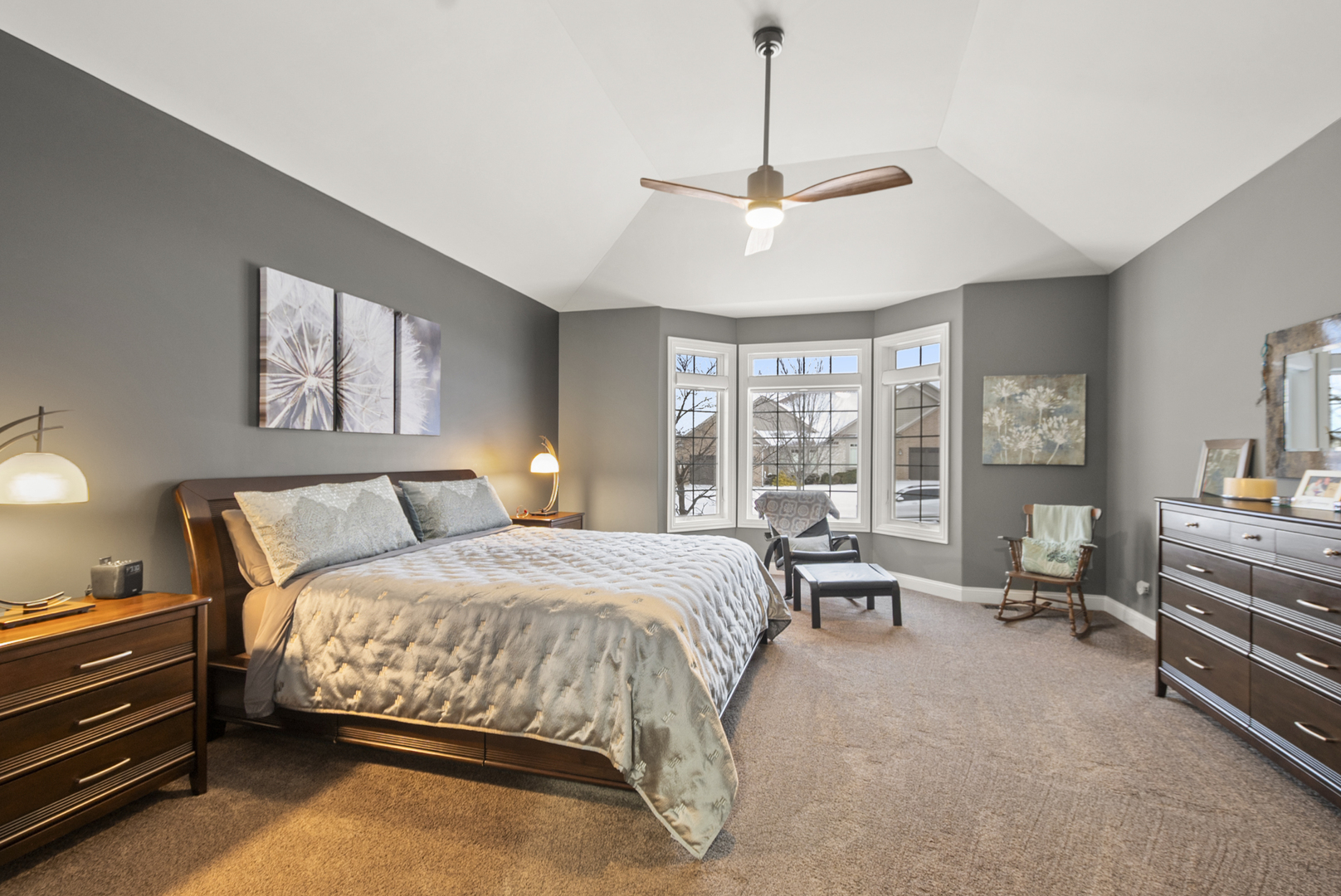 9175 Holland Harbor Circle, Frankfort, IL 60423