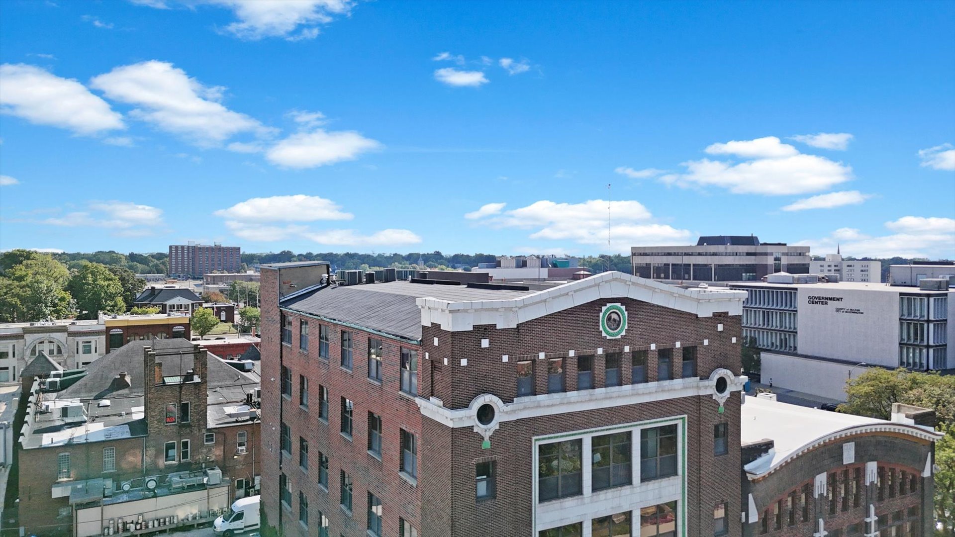 209 E Washington Street #5, Bloomington, IL 61701