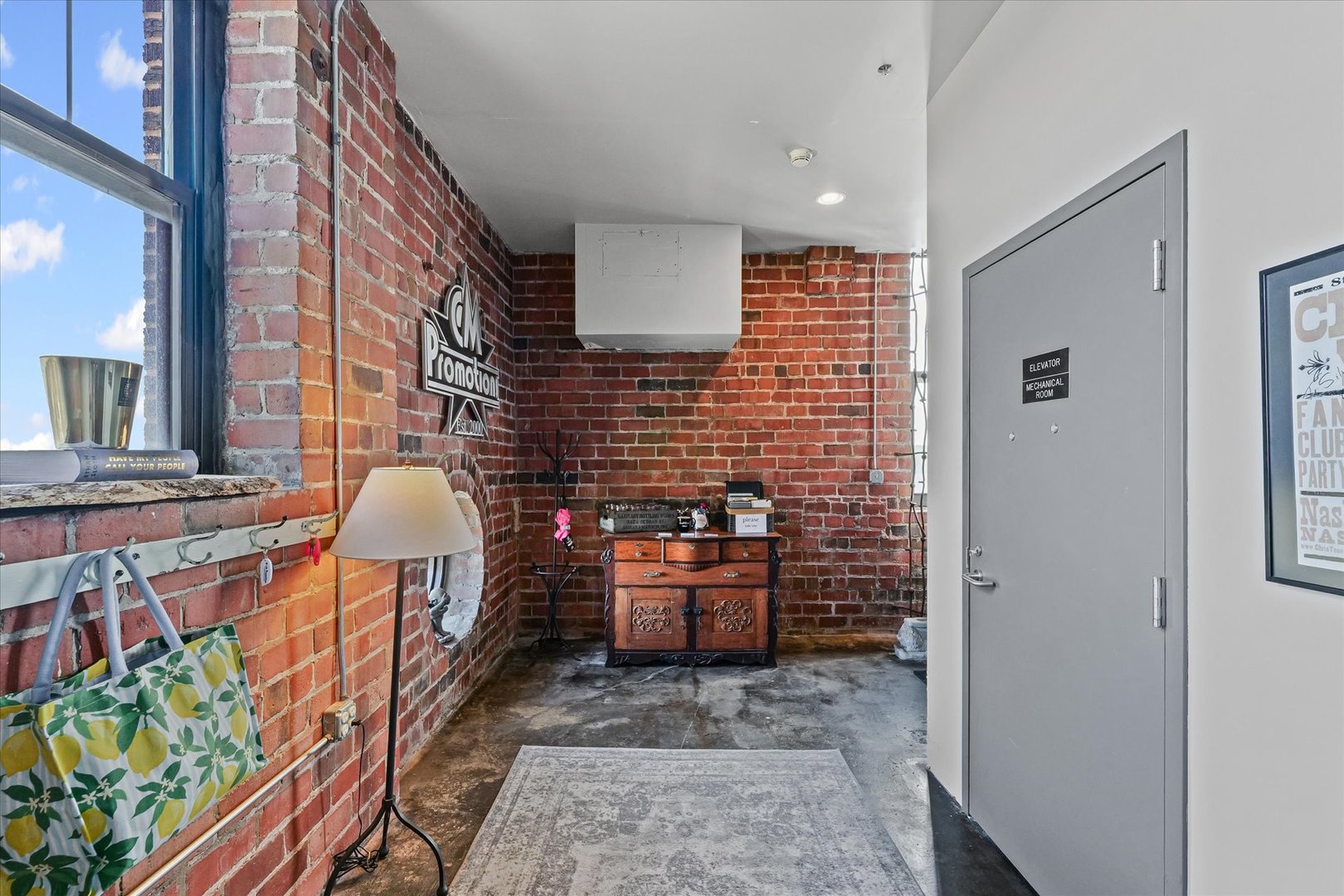 209 E Washington Street #5, Bloomington, IL 61701