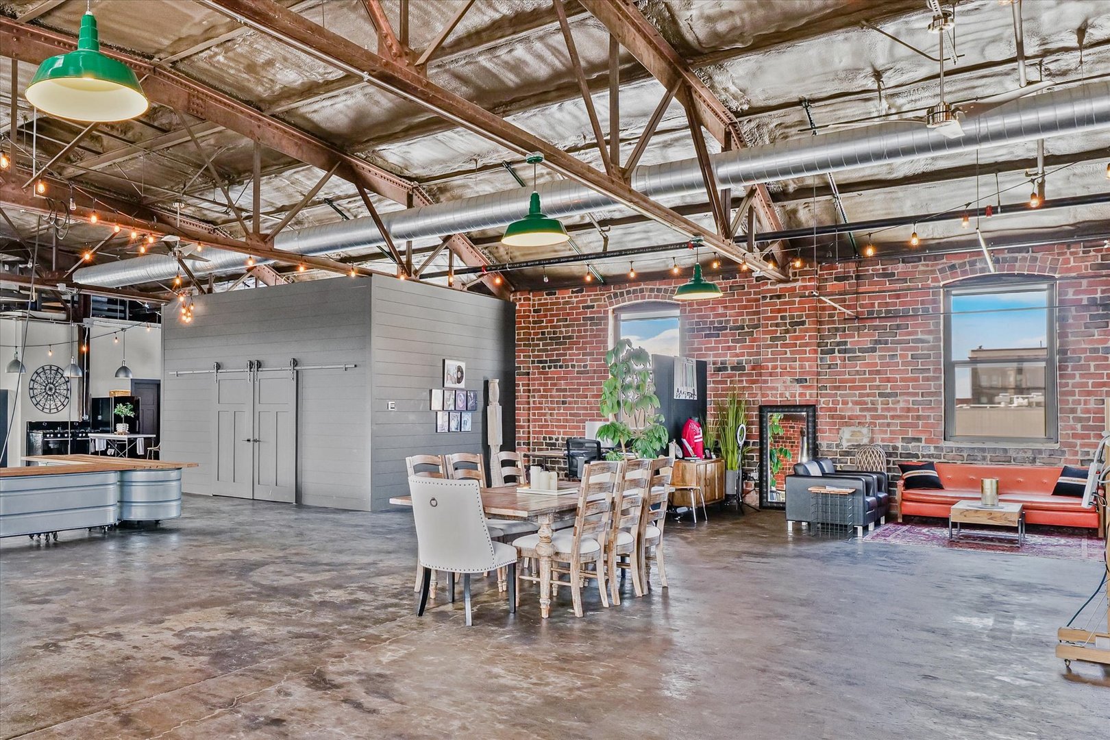 209 E Washington Street #5, Bloomington, IL 61701