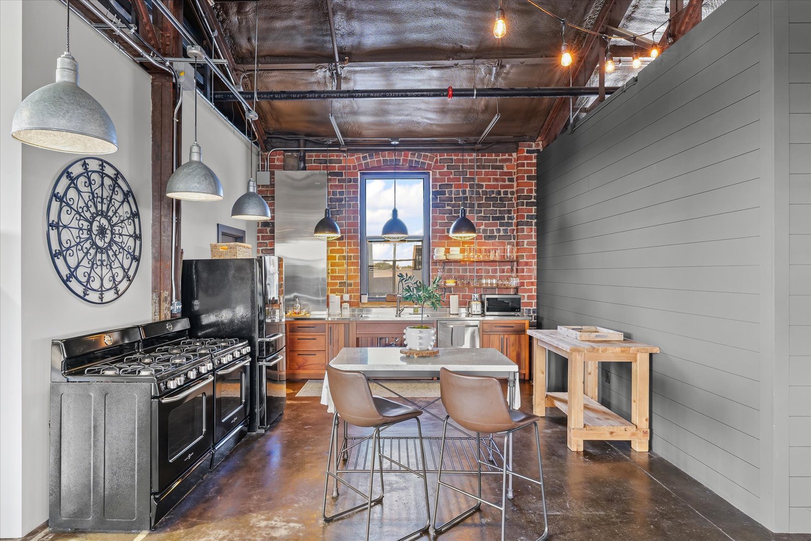 209 E Washington Street #5, Bloomington, IL 61701