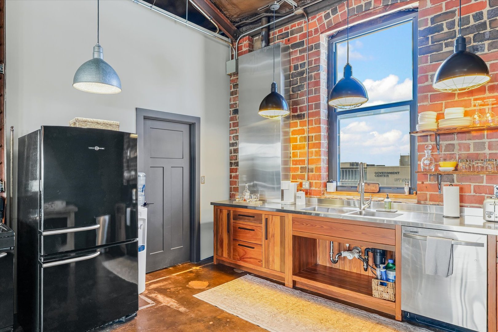 209 E Washington Street #5, Bloomington, IL 61701