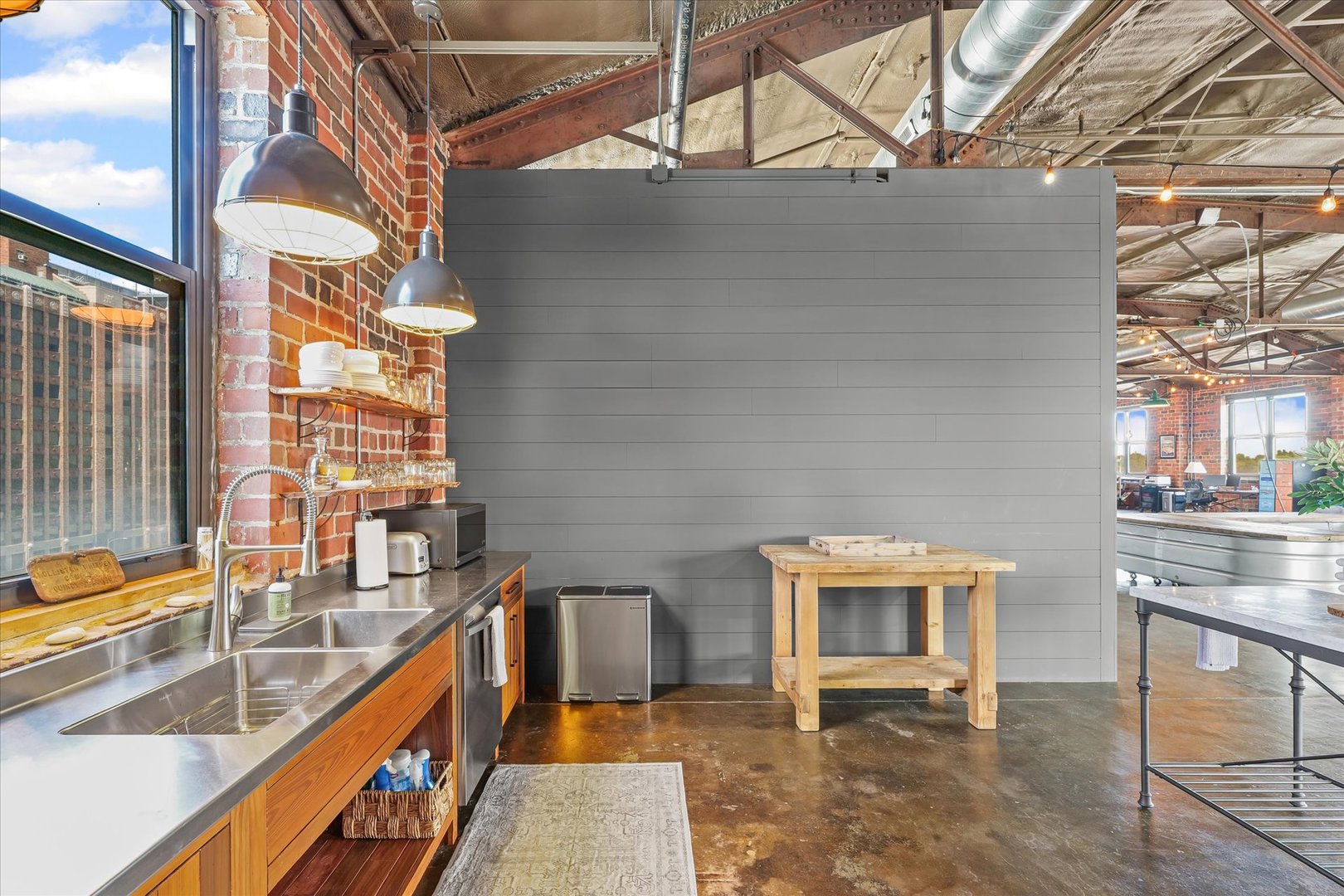 209 E Washington Street #5, Bloomington, IL 61701