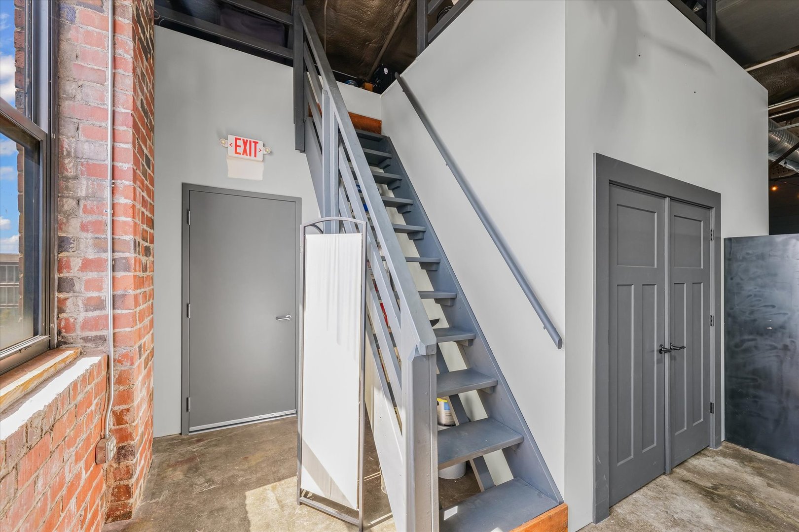 209 E Washington Street #5, Bloomington, IL 61701