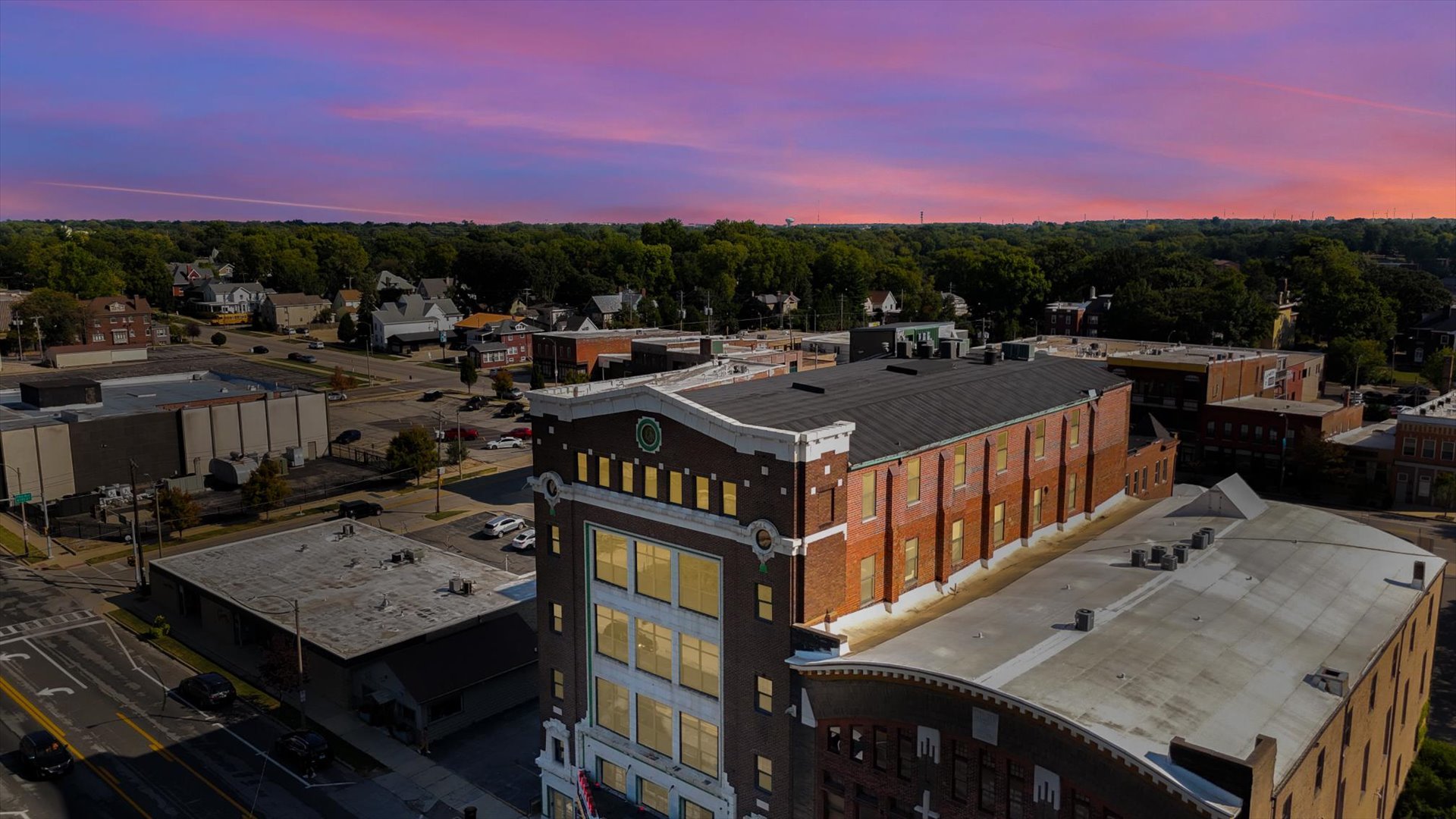 209 E Washington Street #5, Bloomington, IL 61701