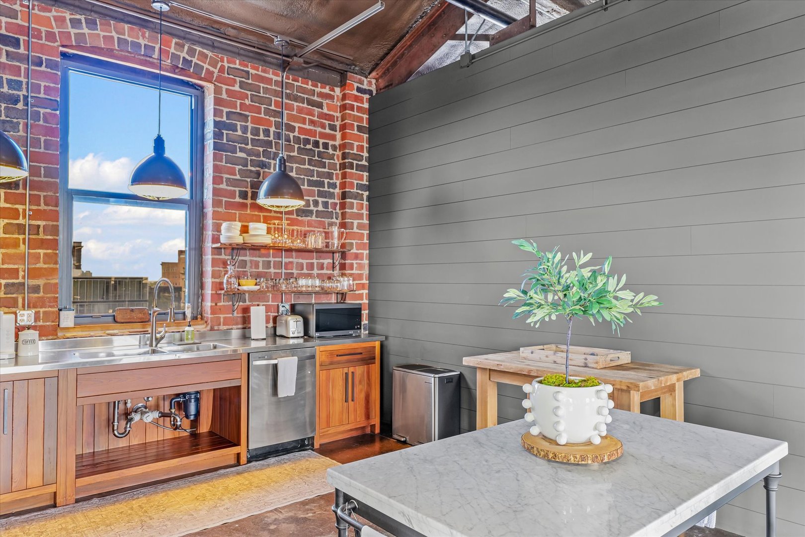 209 E Washington Street #5, Bloomington, IL 61701