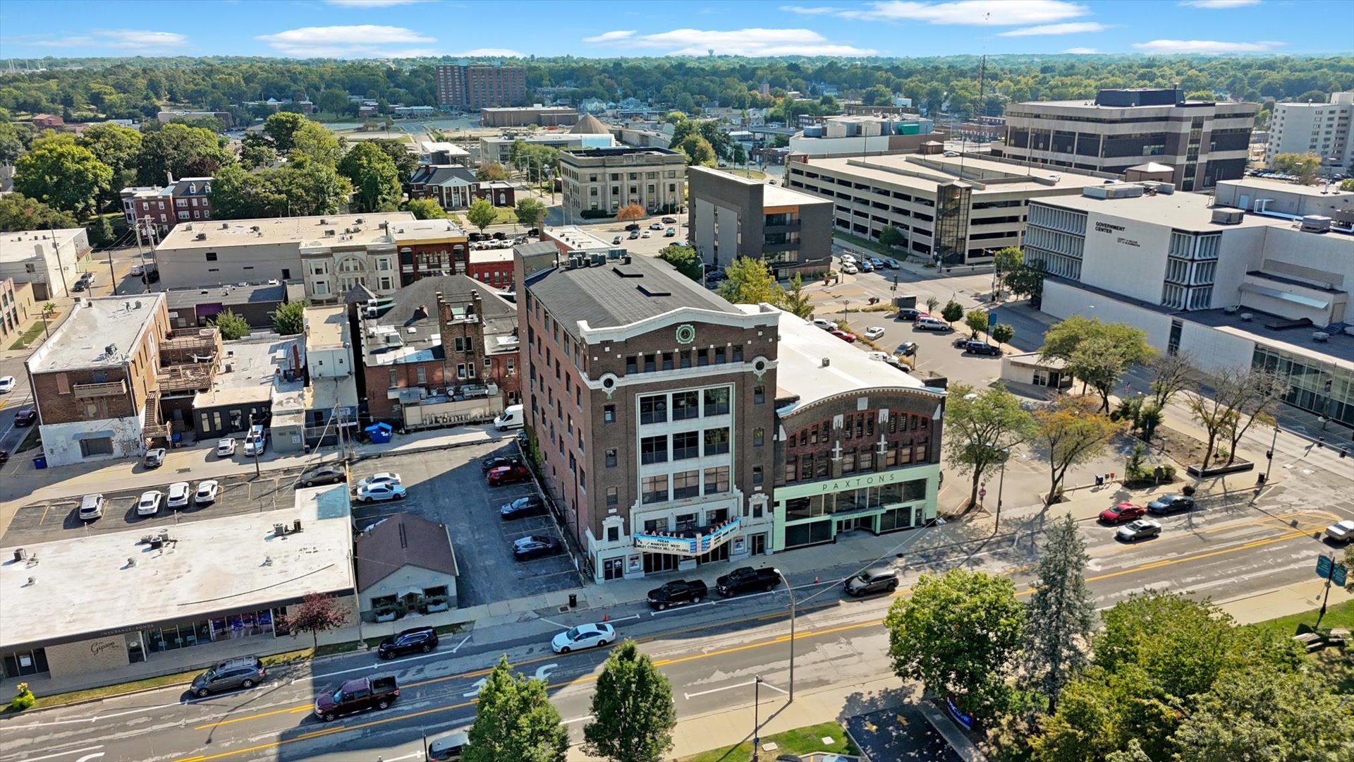 209 E Washington Street #5, Bloomington, IL 61701