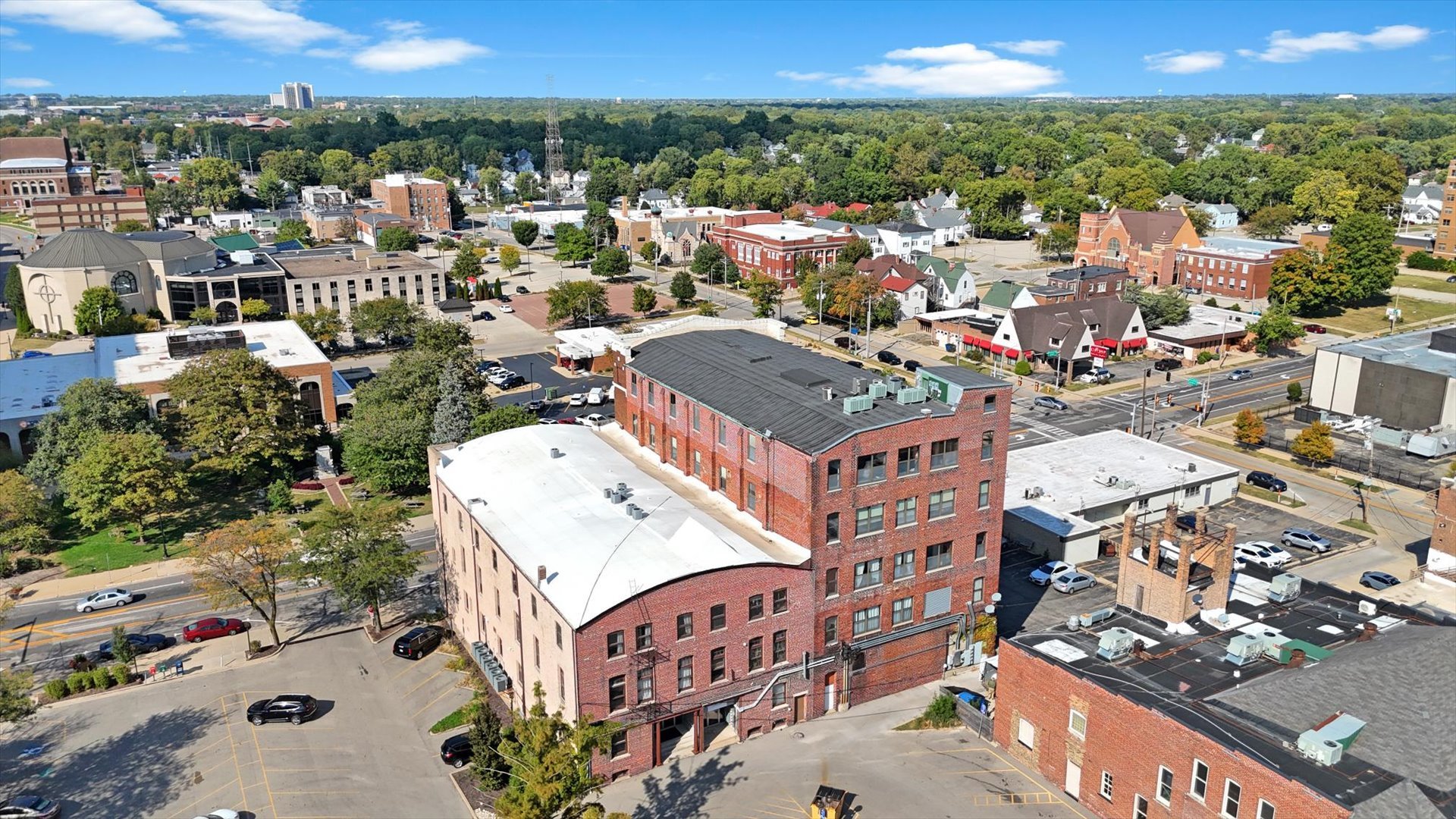 209 E Washington Street #5, Bloomington, IL 61701