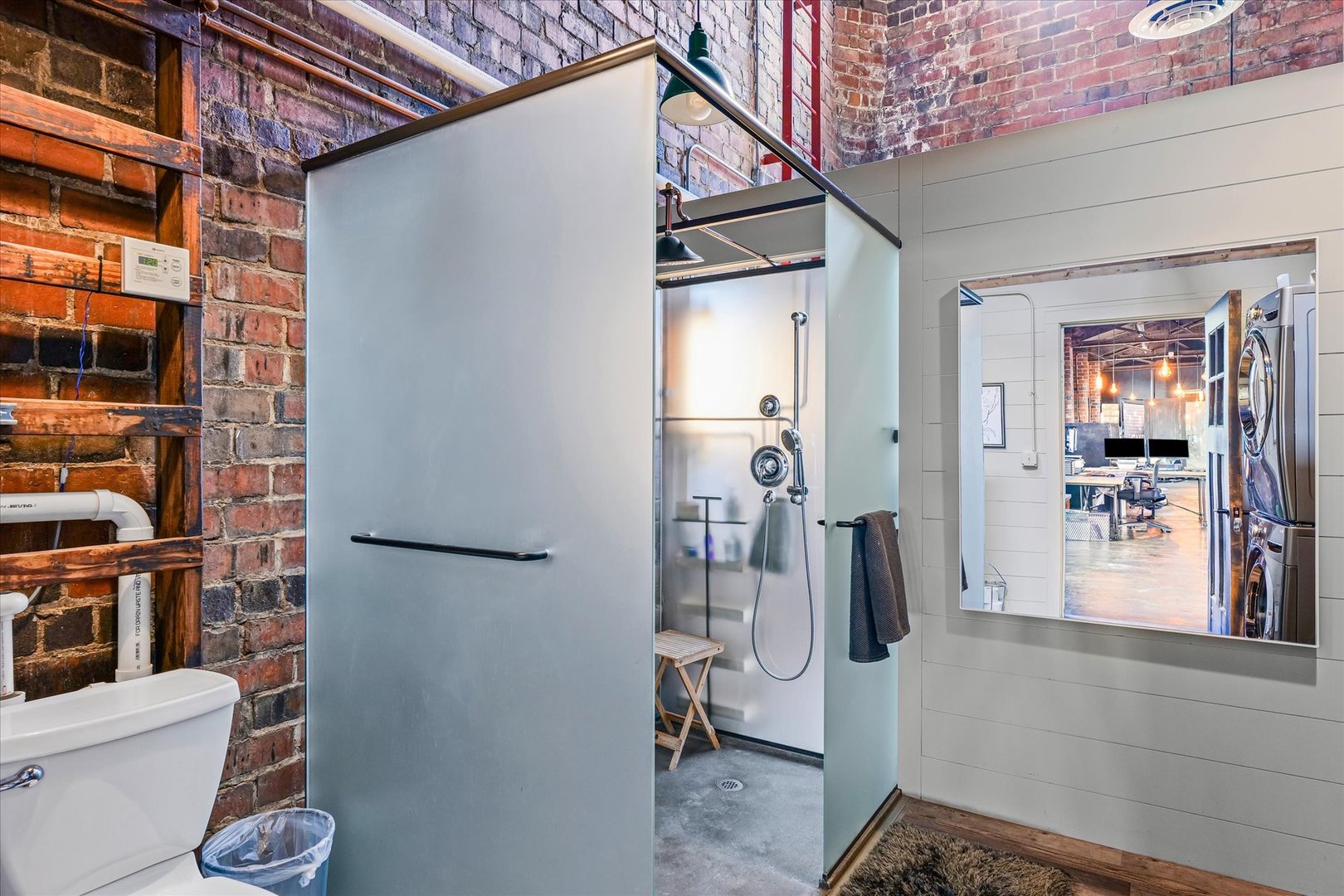 209 E Washington Street #5, Bloomington, IL 61701