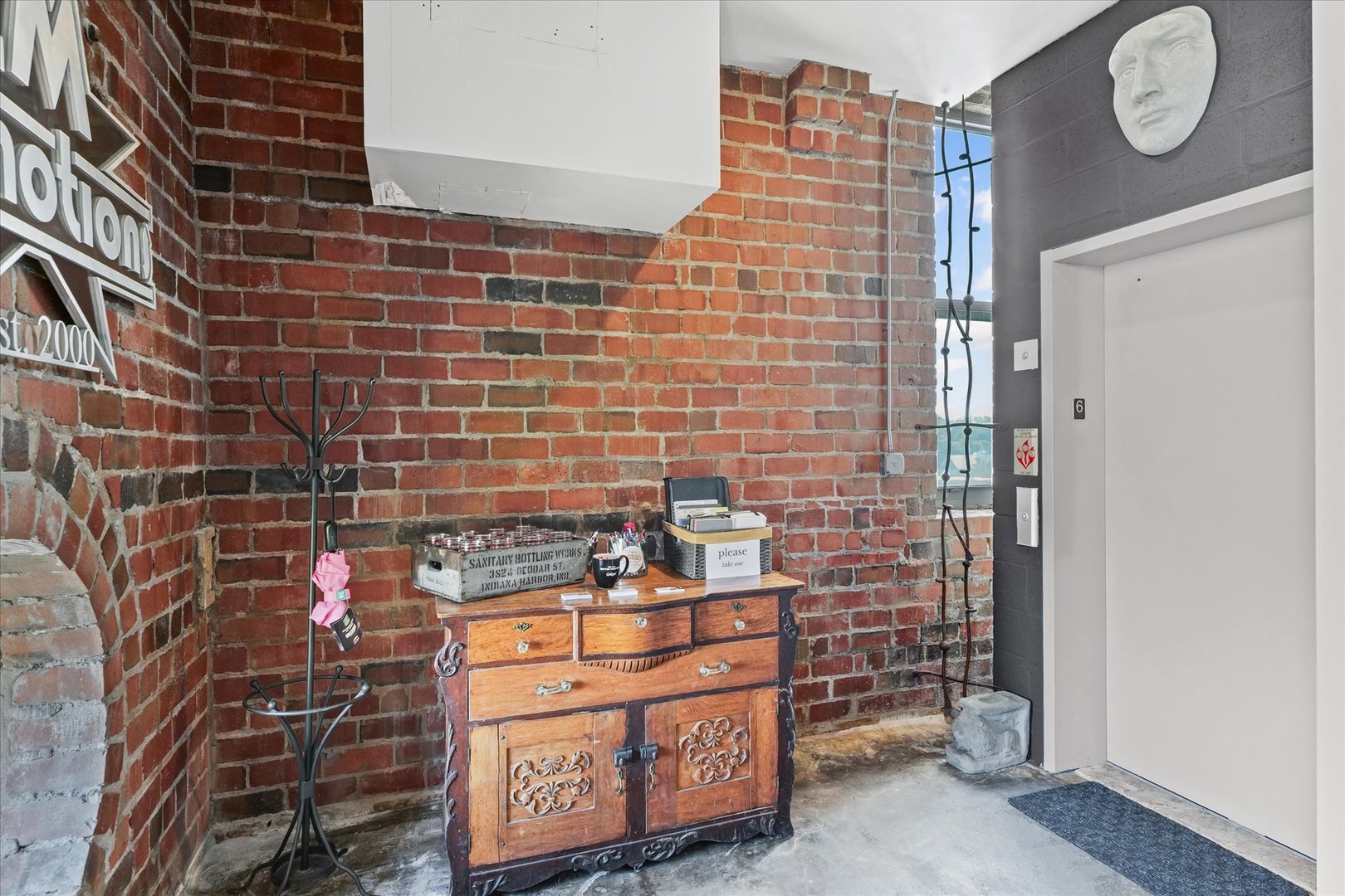 209 E Washington Street #5, Bloomington, IL 61701