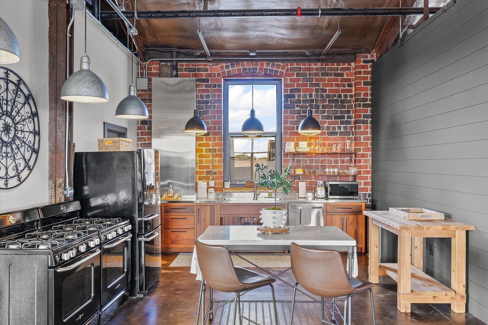 209 E Washington Street #5, Bloomington, IL 61701