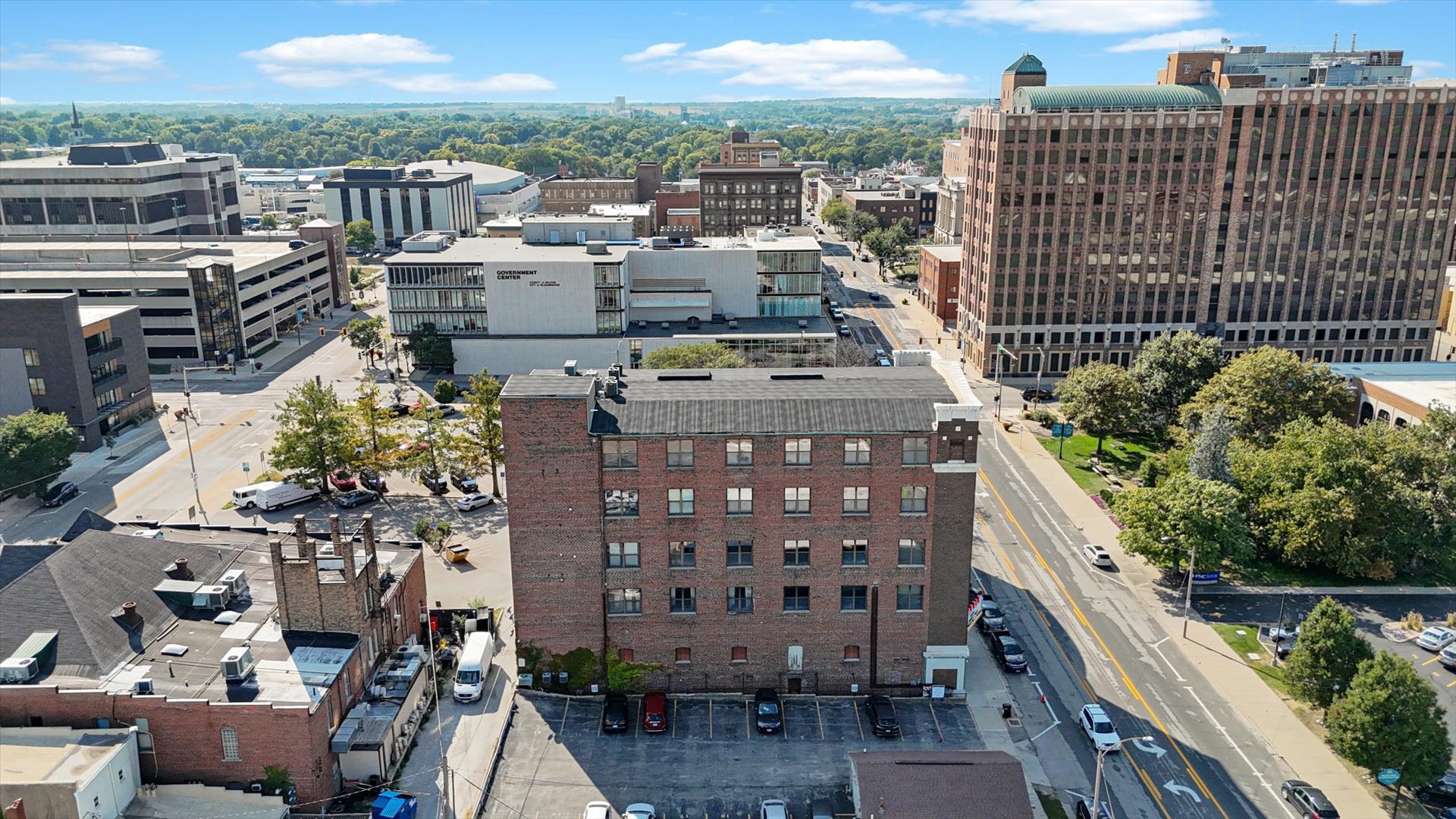 209 E Washington Street #5, Bloomington, IL 61701