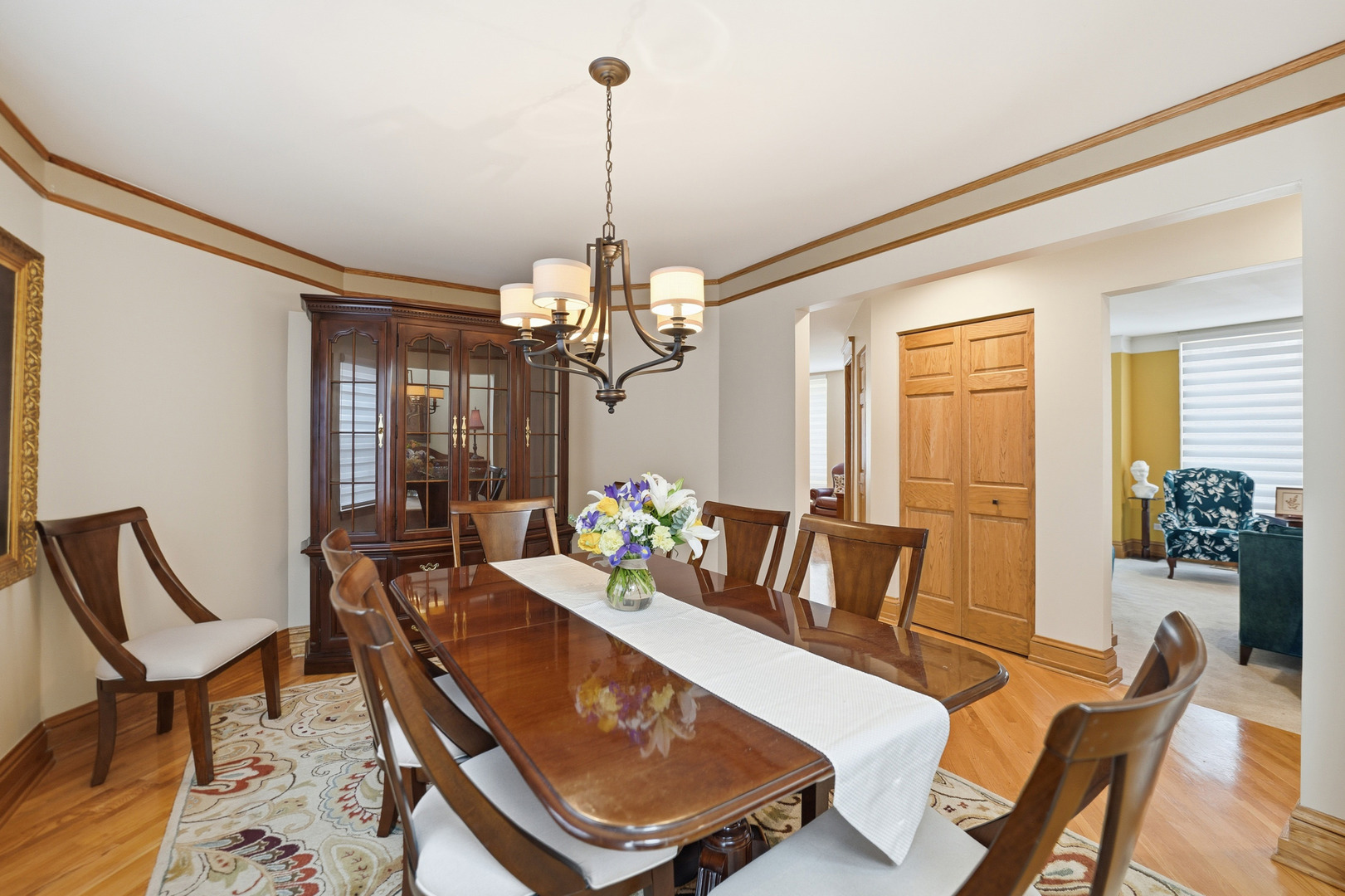 15 Manchester Lane, Elmhurst, IL 60126