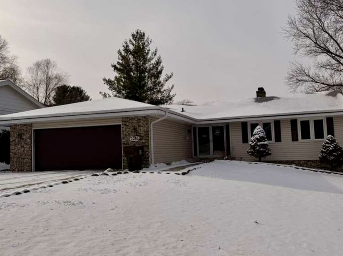 1286 Roxbury Road, Rockford, IL 61107