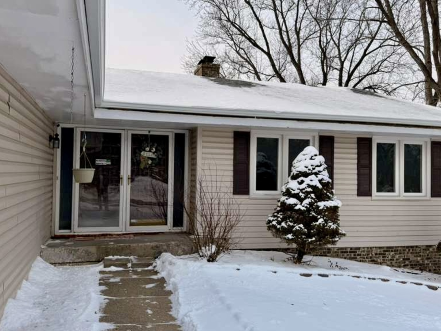 1286 Roxbury Road, Rockford, IL 61107