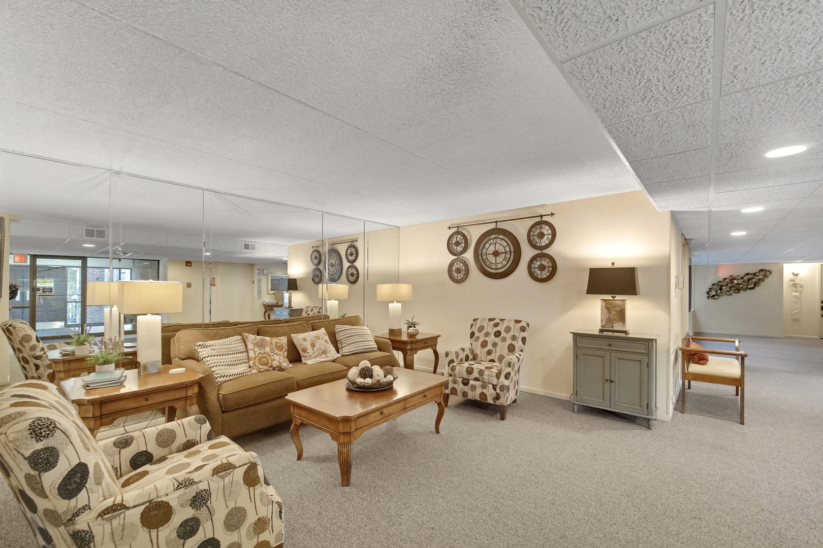 690 CHANDLER Road #302, Gurnee, IL 60031