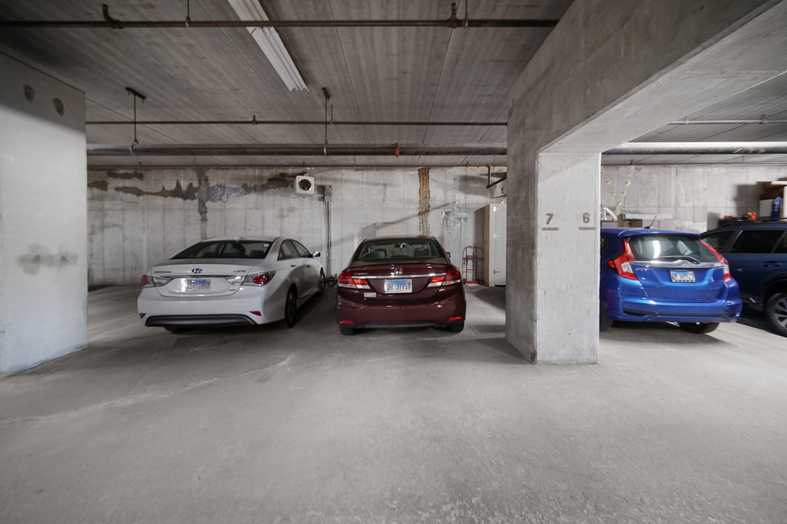 690 CHANDLER Road #302, Gurnee, IL 60031