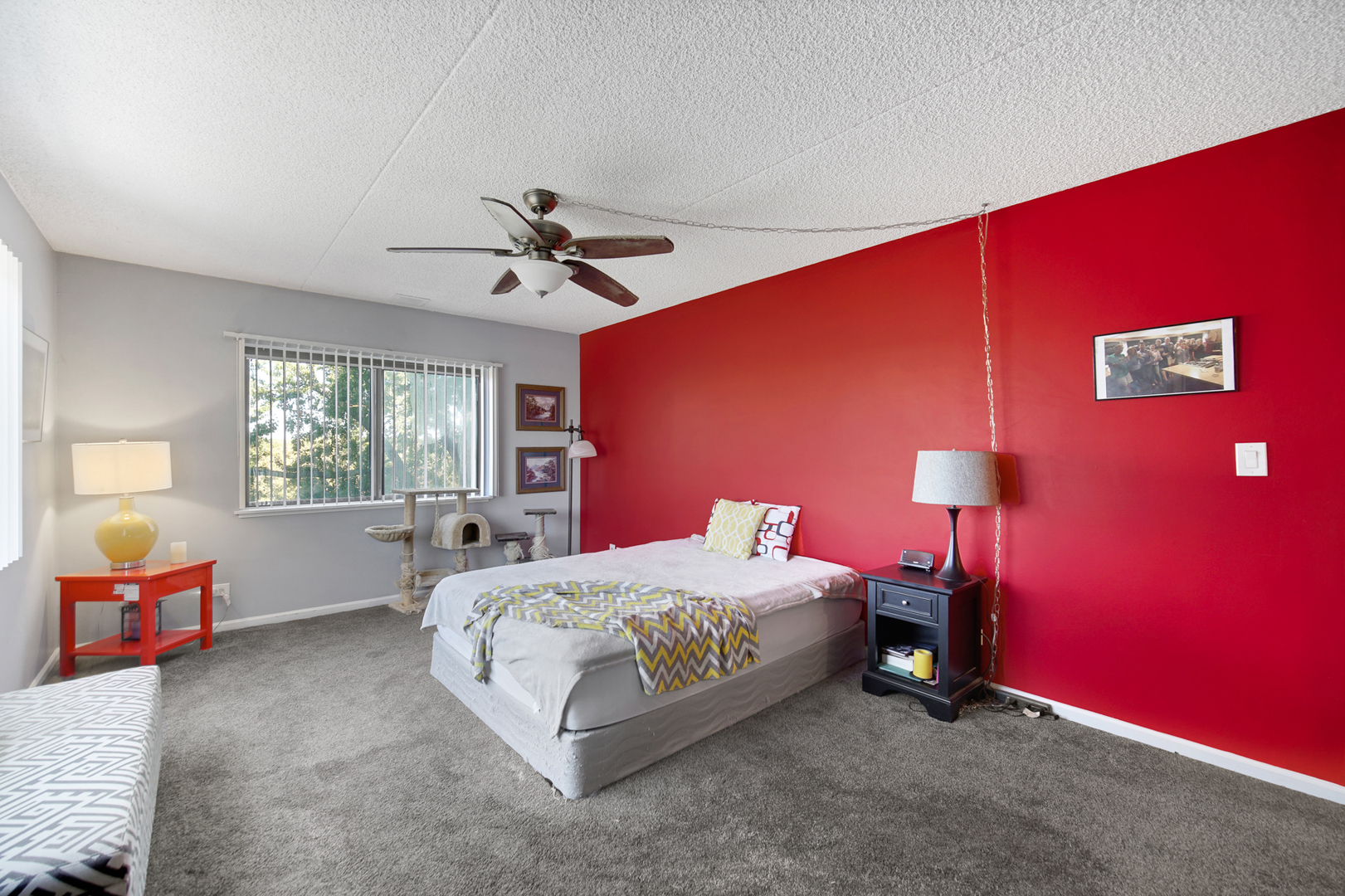 690 CHANDLER Road #302, Gurnee, IL 60031