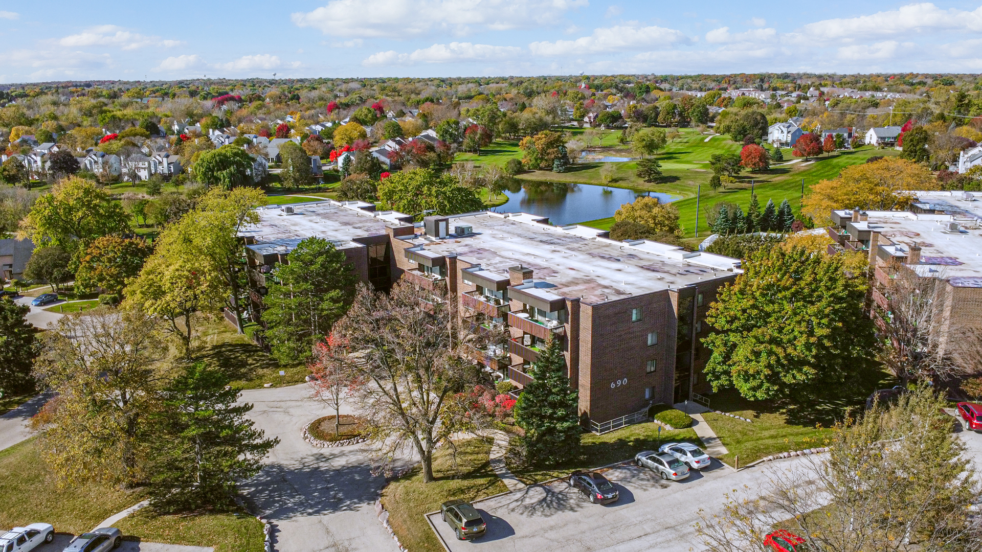 690 CHANDLER Road #302, Gurnee, IL 60031